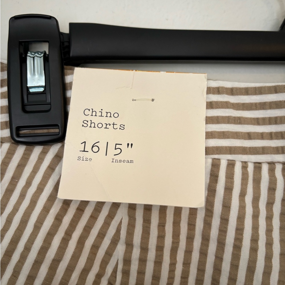 NWT Women’s Chino Shorts - Picture 3 of 3